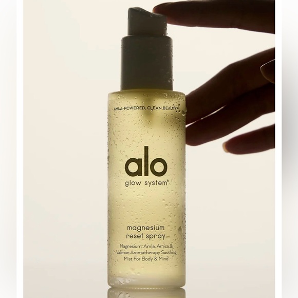 Alo skincare bundle brand new! - Picture 6 of 7